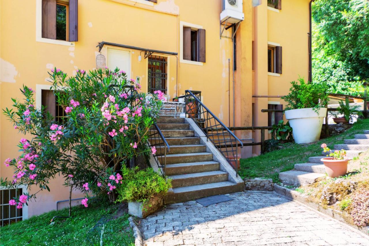 Deluxe One-Bedroom Apartment with Garden View