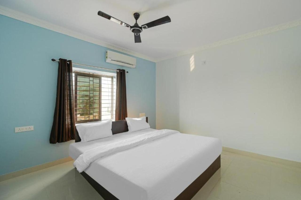 B&B Bhubaneswar - Hotel Grace Premium Bhubaneswar Near Khandagiri - Excellent Quality Room - Couple Friendly - Bed and Breakfast Bhubaneswar