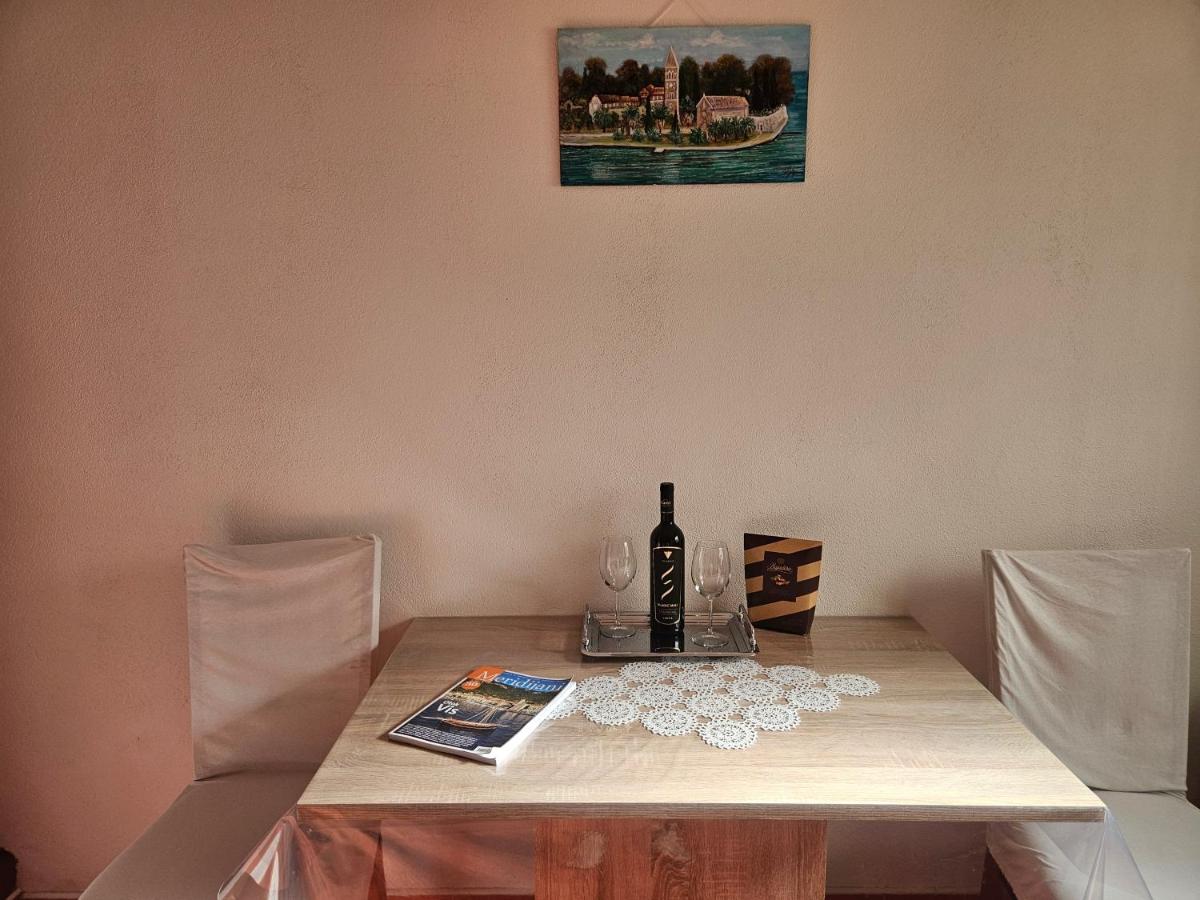 Apartman Sara-Vis - B&B