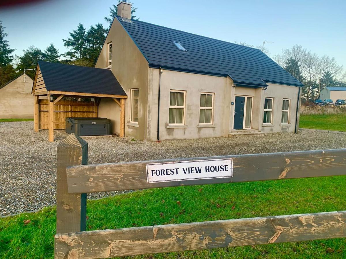 4 Bedroom Forest View House & Hot Tub Sleeps - Ferienwohnung Ballynameen