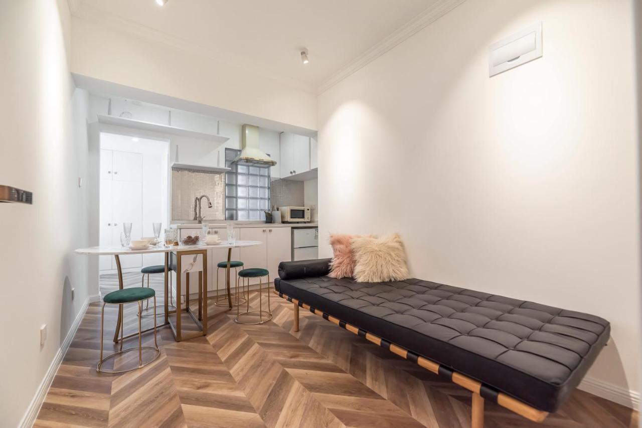 Shanghai Hills & Serendipity MCM Near Line1 & Line2 People's Square - B&B