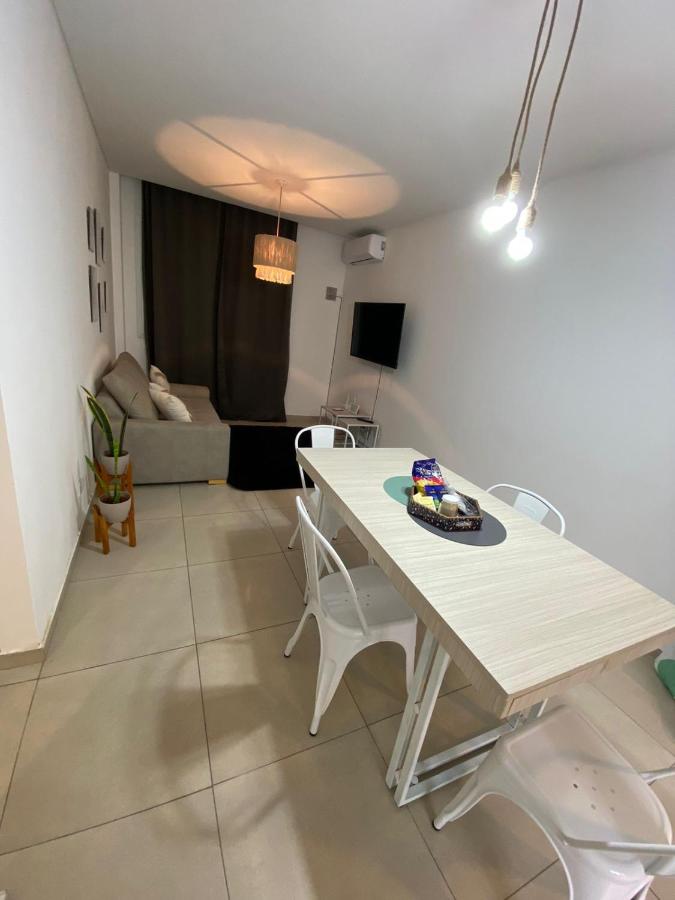Departamento 2 hab con patio y parrilla - Ferienwohnung