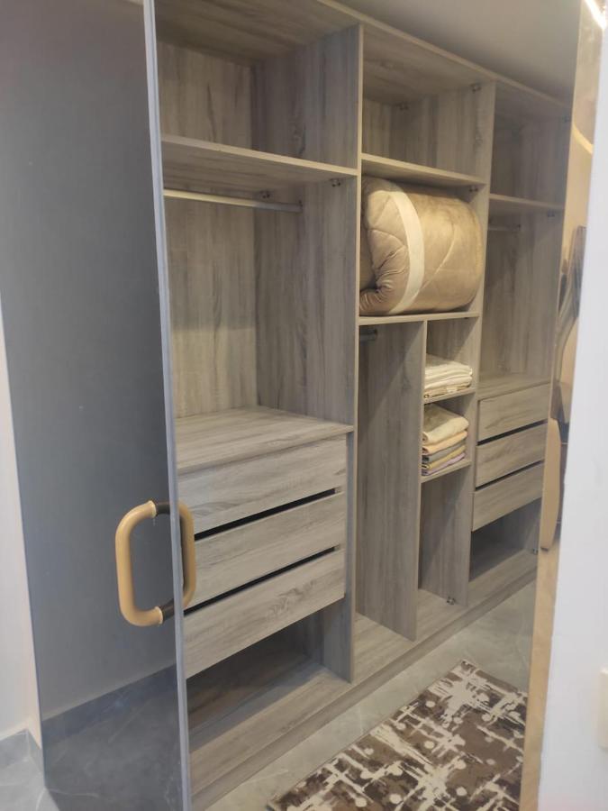 fantastic new modern apartment شقة مميزة في قلب المهندسين قريبة من النيل - Chambres d'hôtes Le Caire