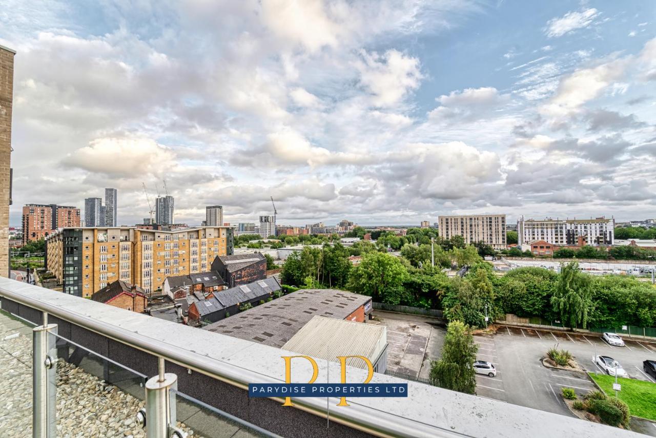 The Middlewood Plaza Suite - By Parydise Properties - Business or Leisure stays, Central Location, Sleeps 4, Salford - Ferienwohnung