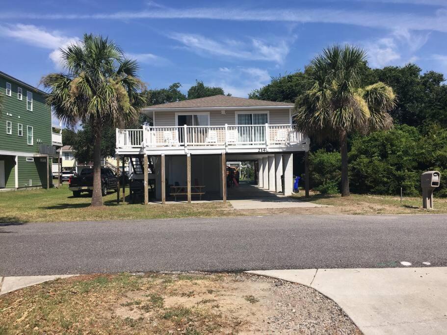 Surfside Beach/ Capt. Jacks ~50 FT From Beach 3br/3ba - B&B