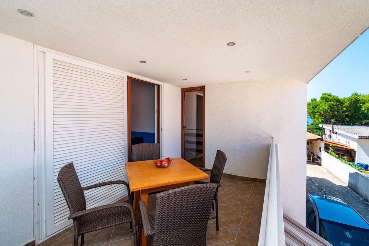 Apartment mit Balkon
