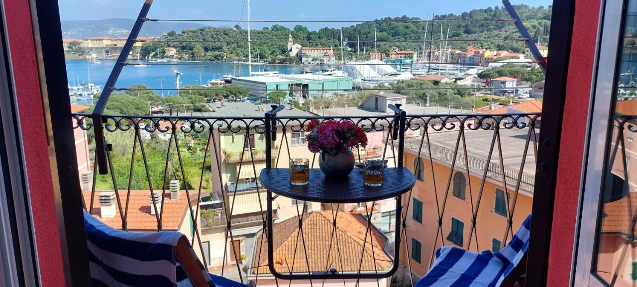 B&B Le Grazie - Una finestra sul Golfo di Le Grazie - Bed and Breakfast Le Grazie