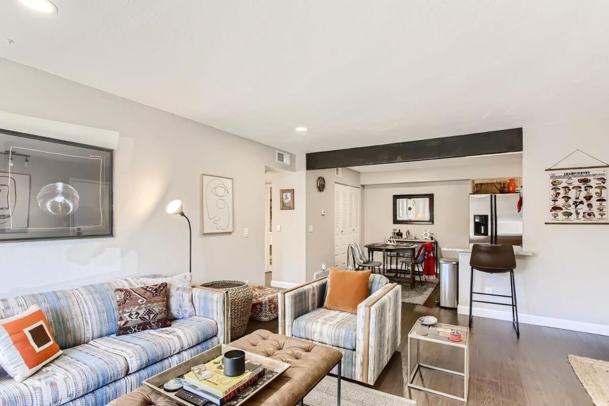 The Wright Place Close To All Fireplace - Ferienwohnung