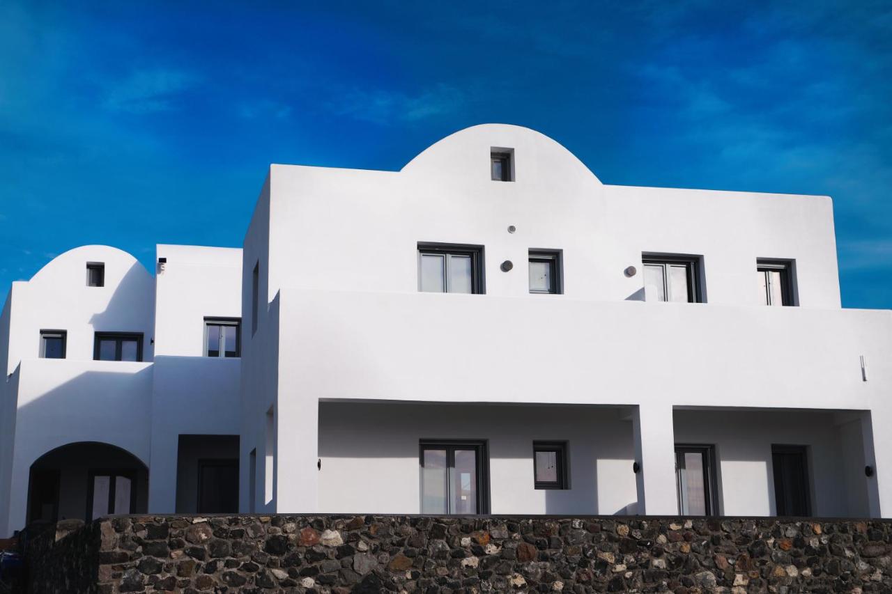 Nastram Suites Oia - B&B