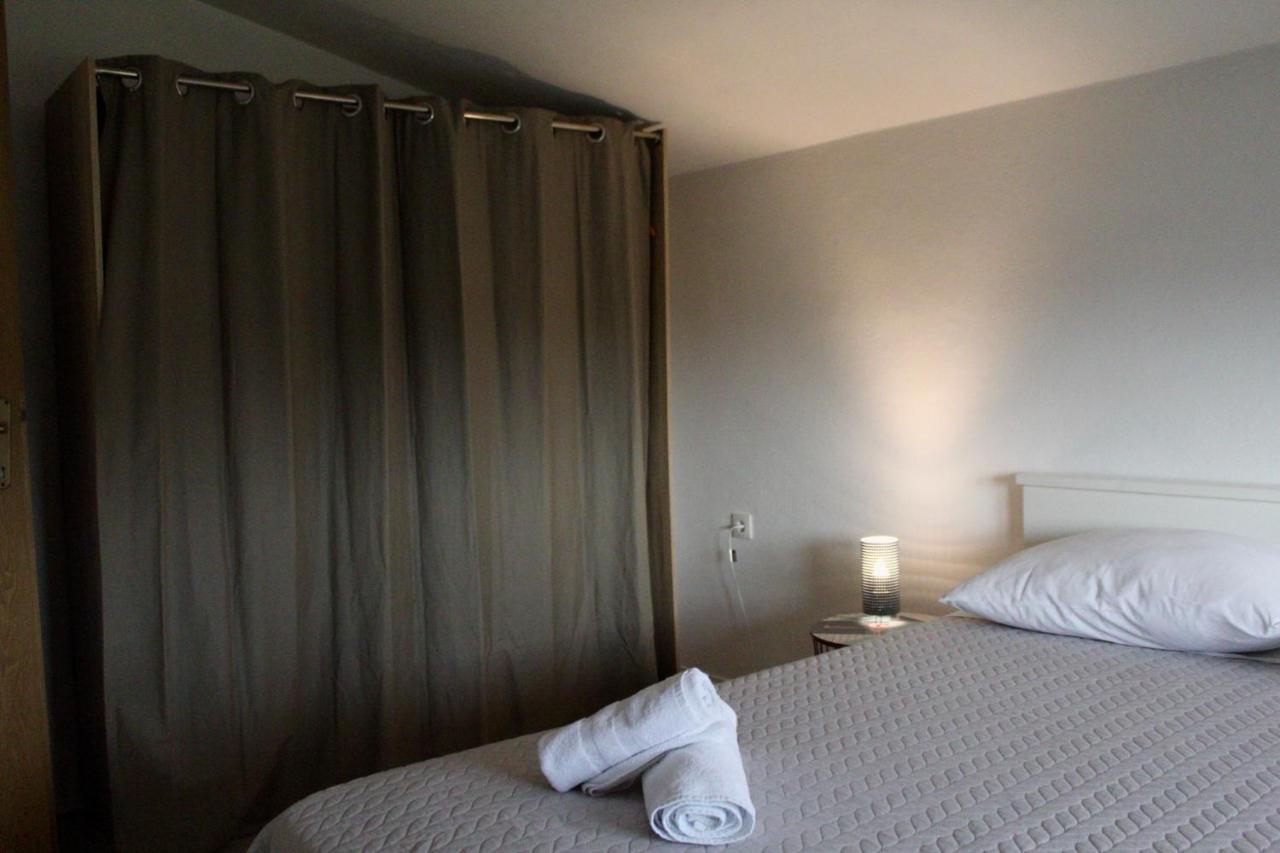 Apartman Oliva - Bed and Breakfast Posedarje