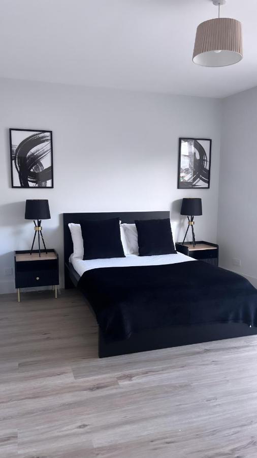 B&B Glasgow - 3 Bedroom House Near City Centre Glasgow Sleeps 7 - Bed and Breakfast Glasgow