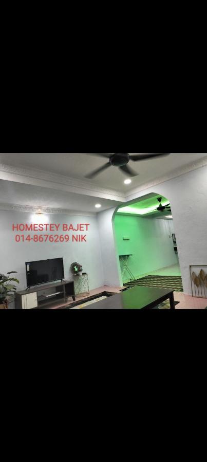 B&B Tanah Merah - Umi Homestay PT5757 - Bed and Breakfast Tanah Merah