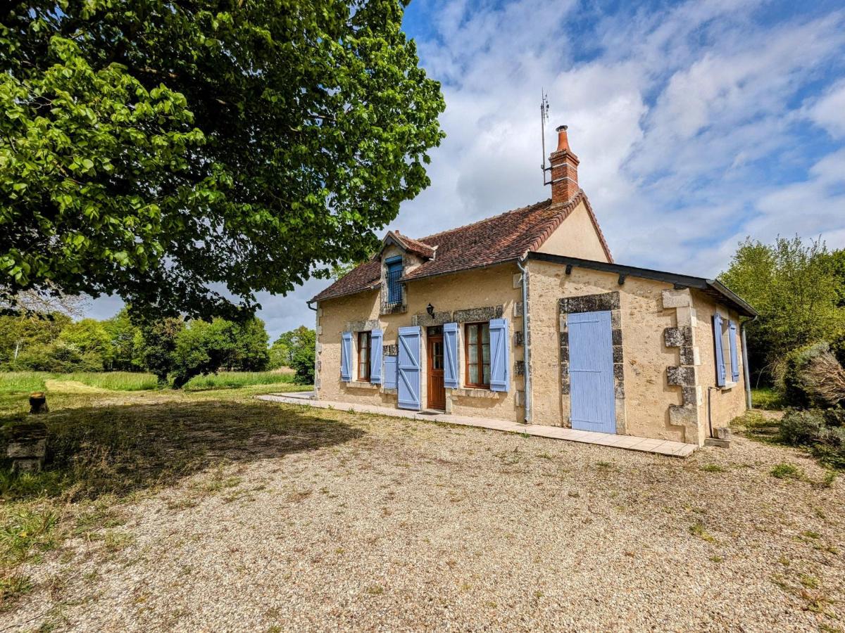 B&B Saulnay - Gîte Saulnay, 3 pièces, 5 personnes - FR-1-591-86 - Bed and Breakfast Saulnay