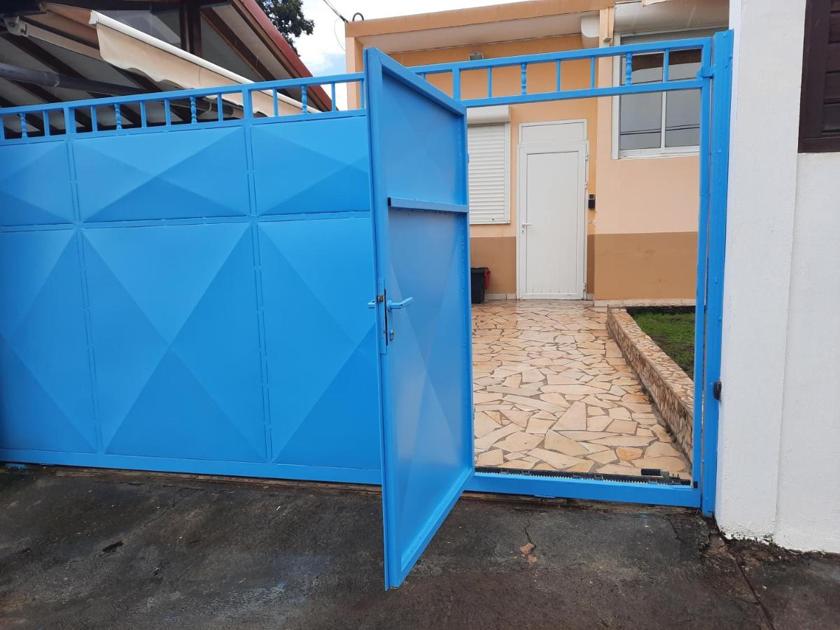 Studio avec piscine privée, idéalement situé - Chambres d’hôtes