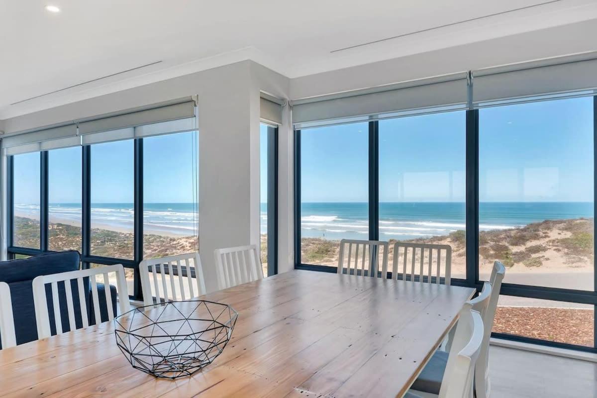 Nauticus - 82 Surfers Parade Middleton - BYO Linen - B&B