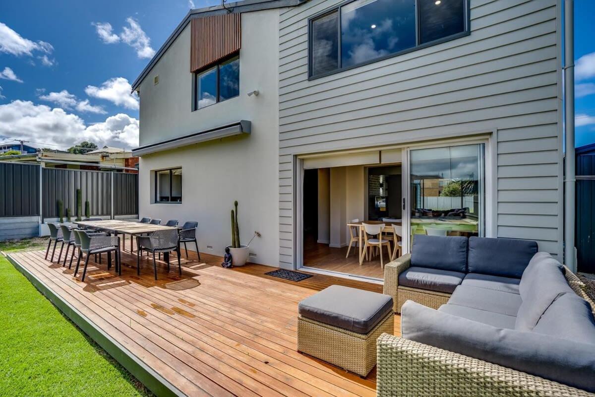 1 Bowley Street Goolwa Beach - BYO Linen - Bed and Breakfast