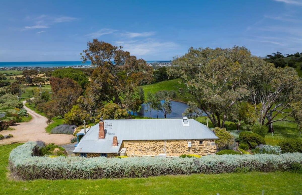 Brooklands Cottage 60 Heysen Rd Port Elliot - Linen Included - Bed and Breakfast