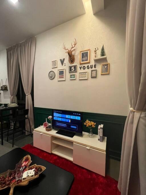 B&B Petaling Jaya - The Lodge @ Empire Damansara - Bed and Breakfast Petaling Jaya