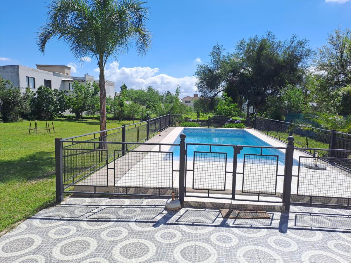 Casa con piscina y parque en Salta , zona aeropuerto - B&B