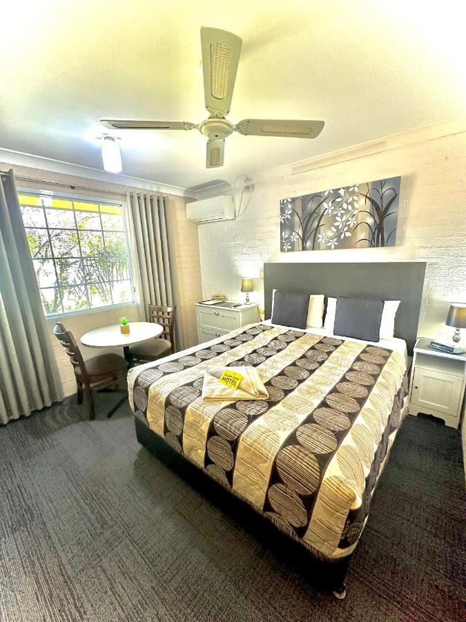 Standard Queen Room