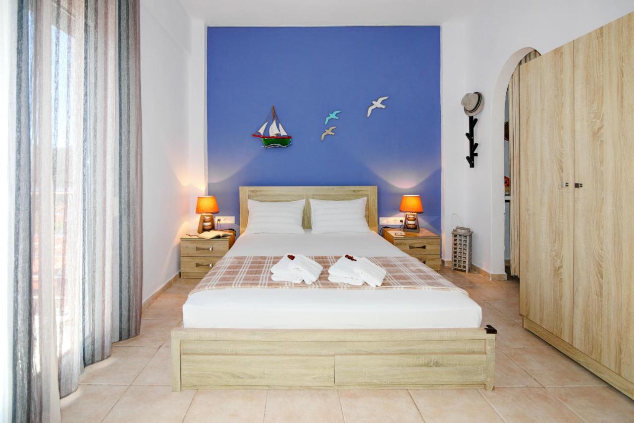Standard Triple Room with Sea View