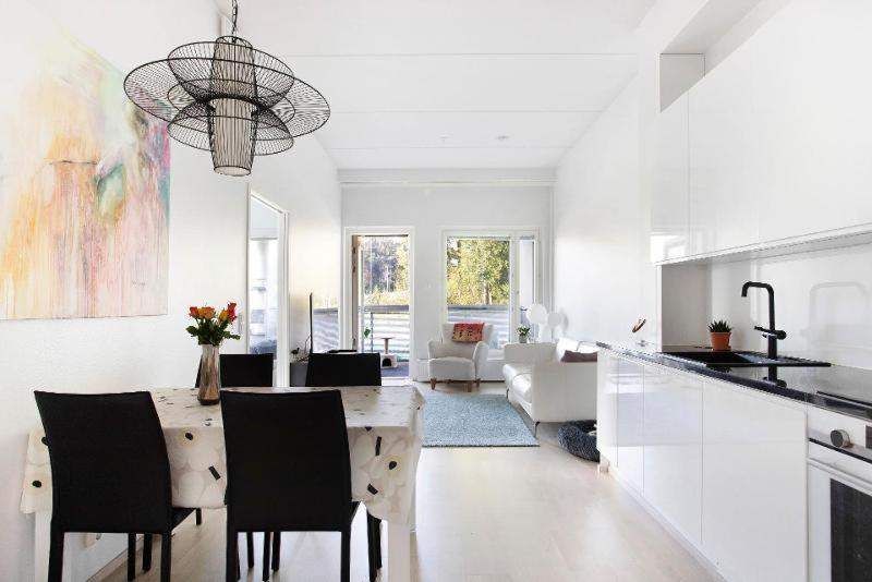 Kolmio Keskuspuiston lähellä - B&B Espoo