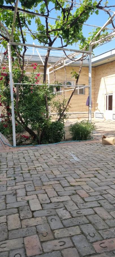 Guest House Muborak - B&B