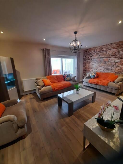 B&B Solihull - Stunning 5 bedroom House Solihull - Bed and Breakfast Solihull