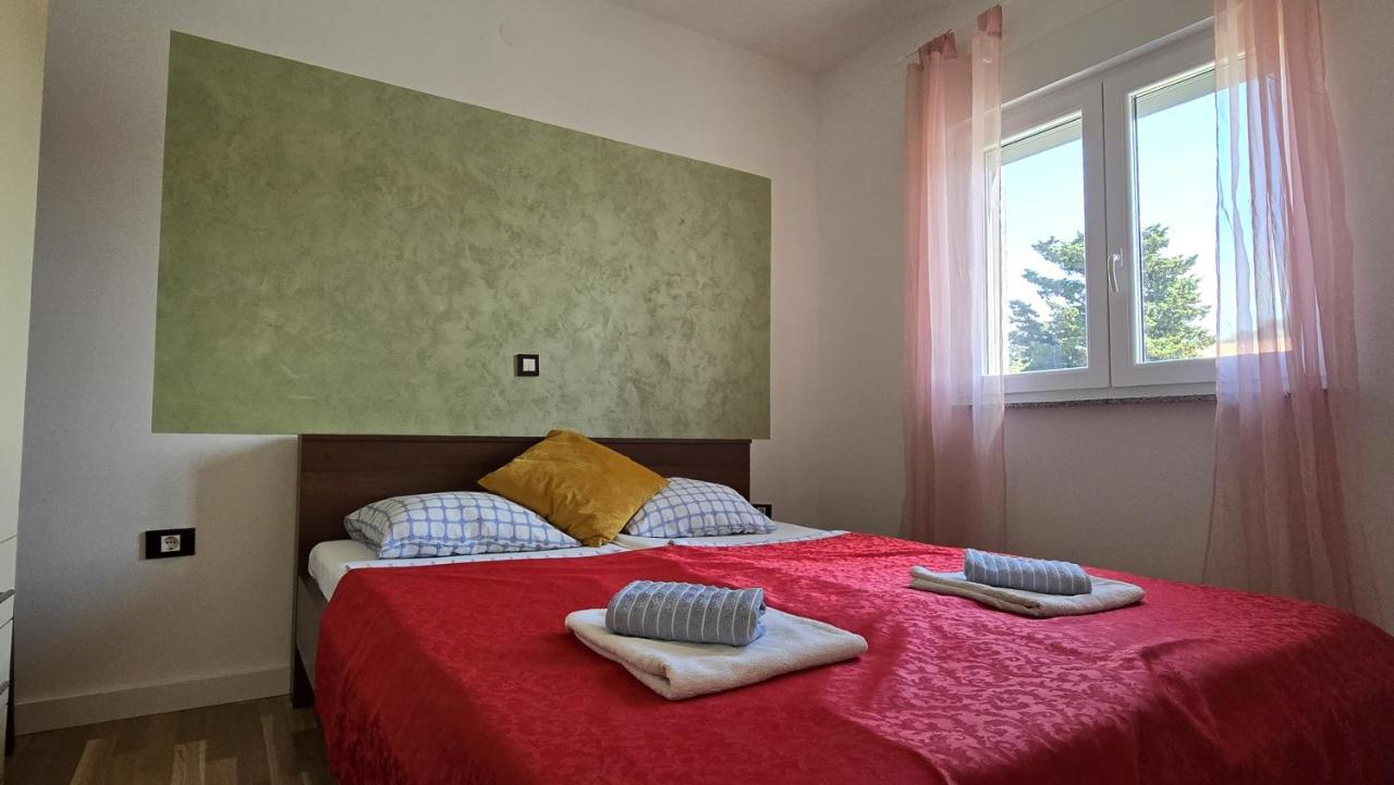 Apartamento con vistas a la piscina