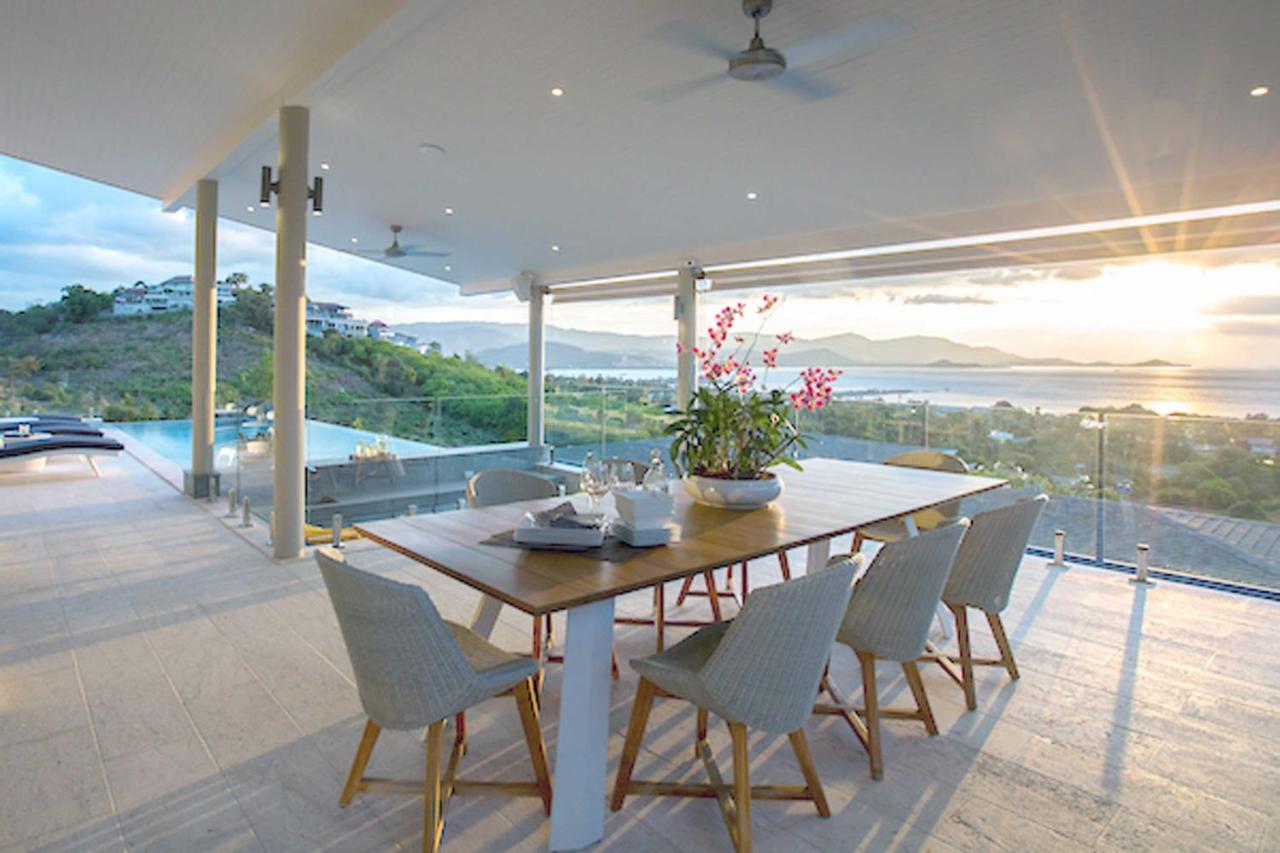 Luxury Villa 8, Private Infinity Pool with Fabulous Sunsets Ocean Views, Games Room, Gym, Cinema.