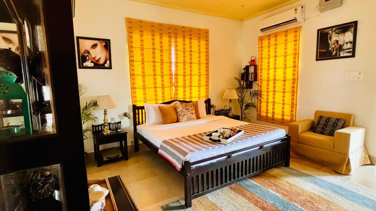 The Sunshine Room, Deluxe room in The Umri Lansdowne - B&B Lansdowne