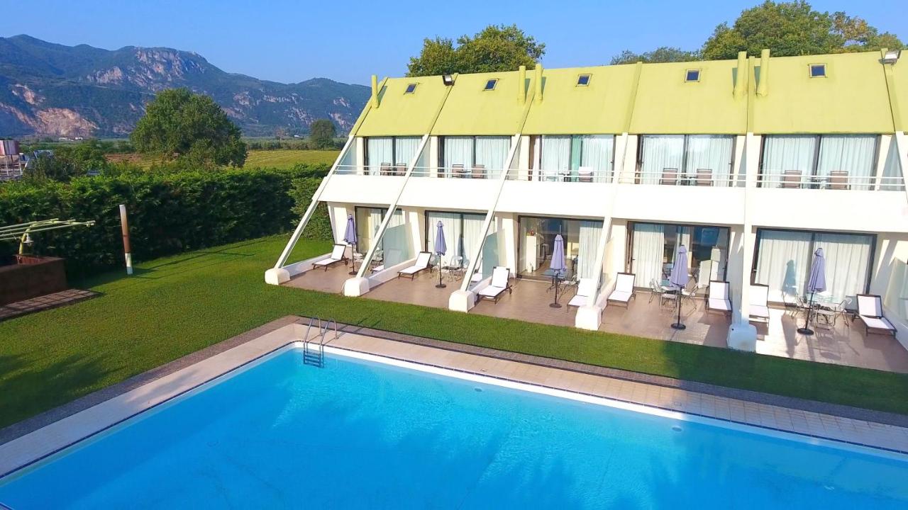 Holiday Village - Swimming pool apartments - B&B
