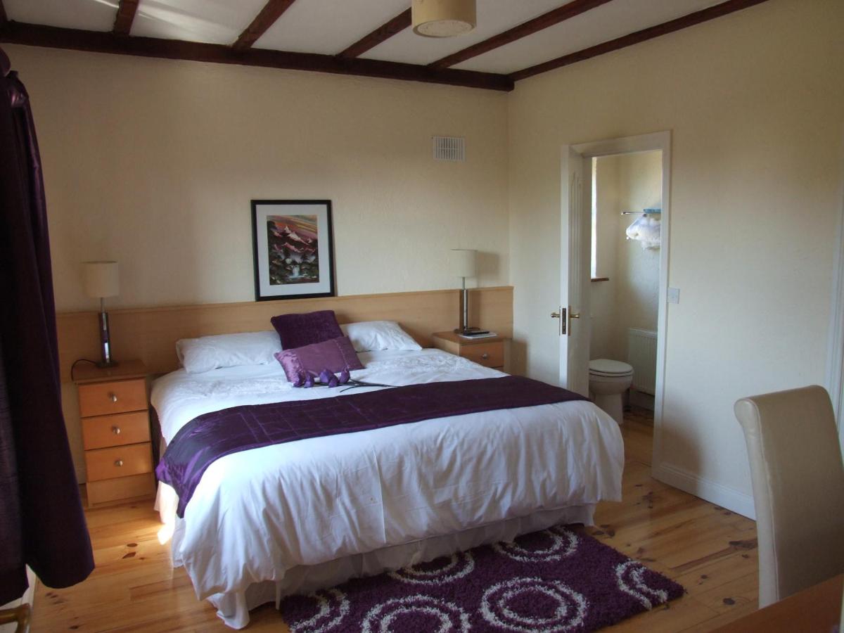 Corcoran's Lodge - B&B