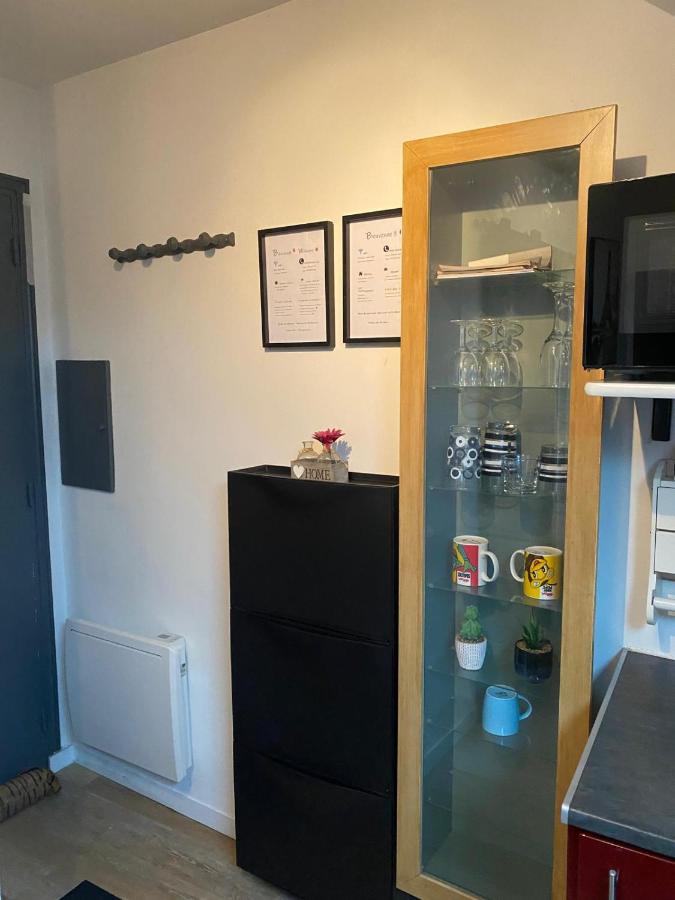 F1 Meublé et Confortable en cœur de ville - B&B