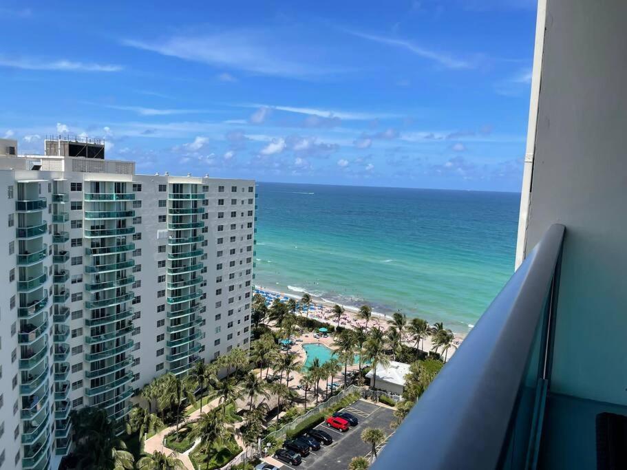 Ocean view 1 bedroom in Hollywood - B&B