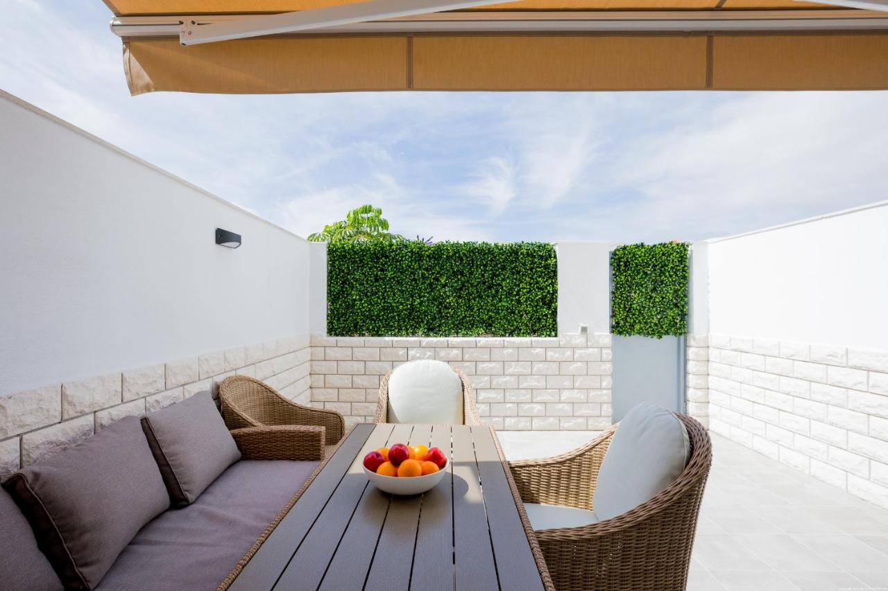 Modern family townhouse - Ferienwohnung Adeje