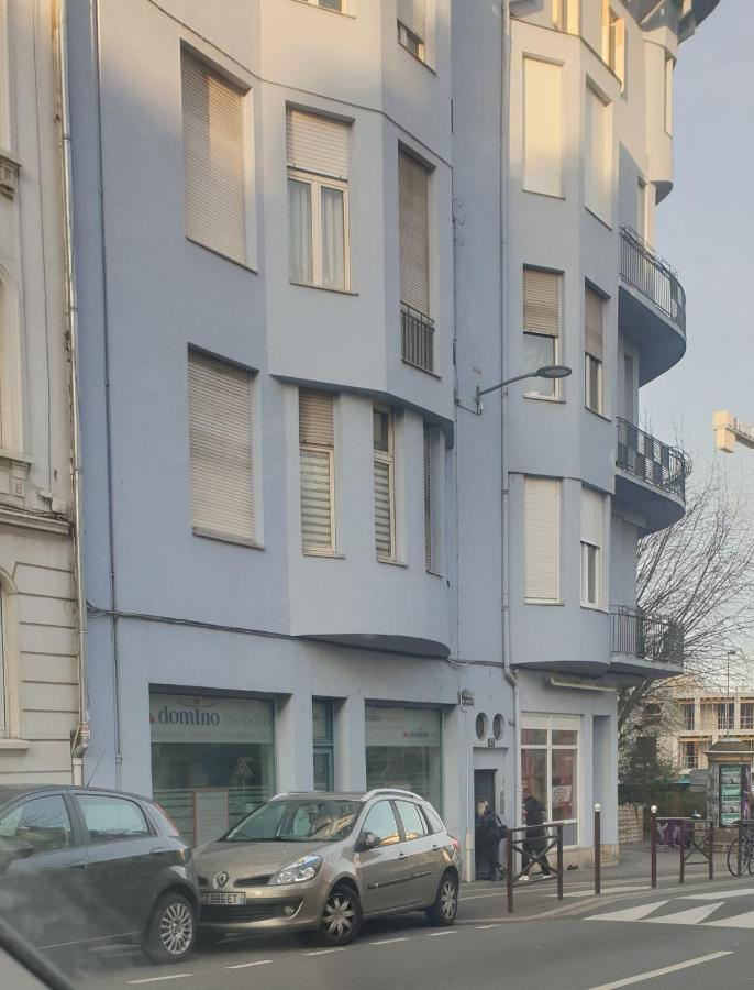 Appartement de luxe avec Jacuzzi au centre de Metz - B&B Metz