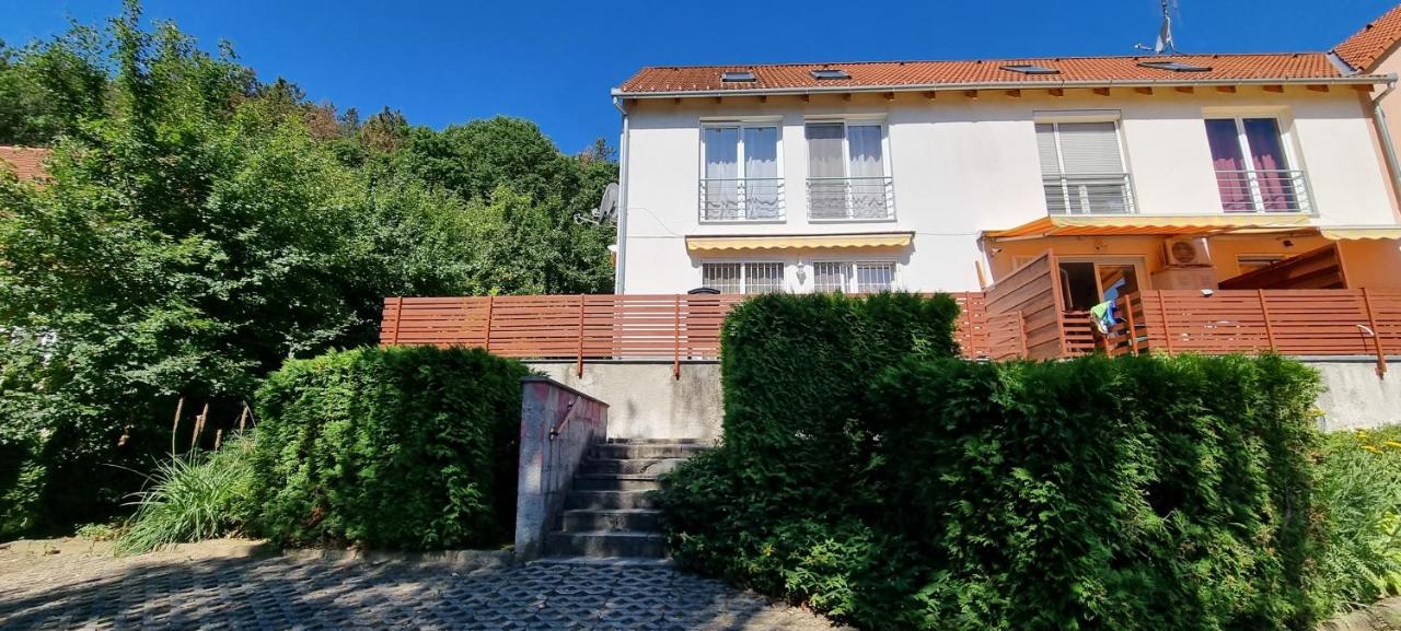 Chill & More Apartman - B&B Orfű