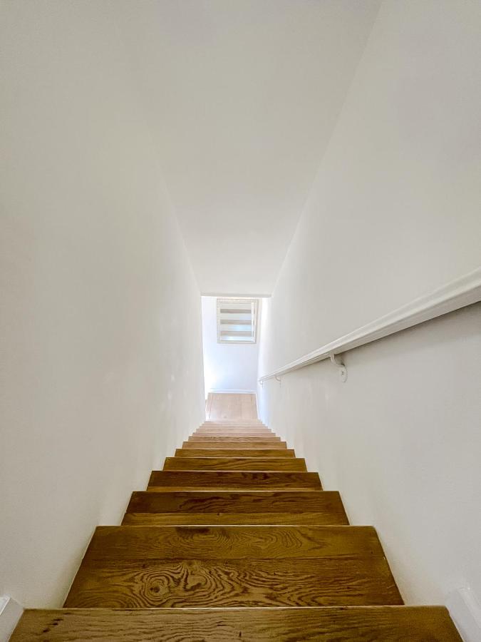 *WEHO/Beverly Hills* Luxury 2BD/2.5BA + Balconies - B&B