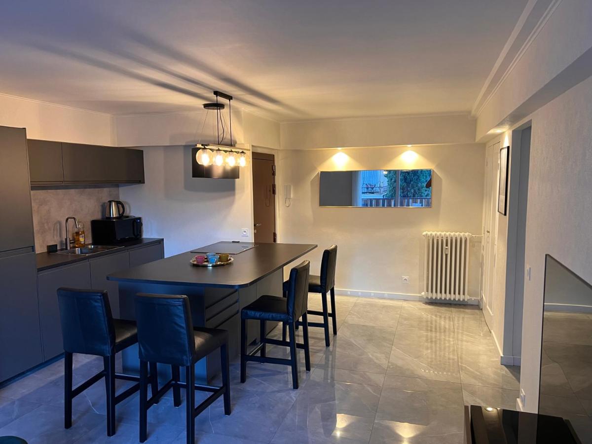 Les Arènes - Cannes centre, Charmant 2 pièces récemment rénové de 45 m2 avec sa terrasse de 10 m2 - Bed and Breakfast