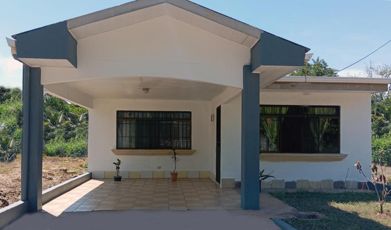 Cabinas Miramar, una casa SOLO para ti - B&B