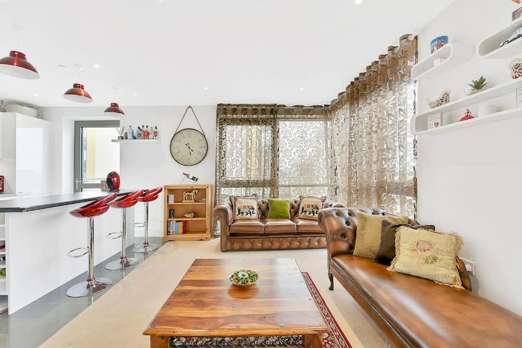 Spacious, Stylish & Secure Apartment - B&B London