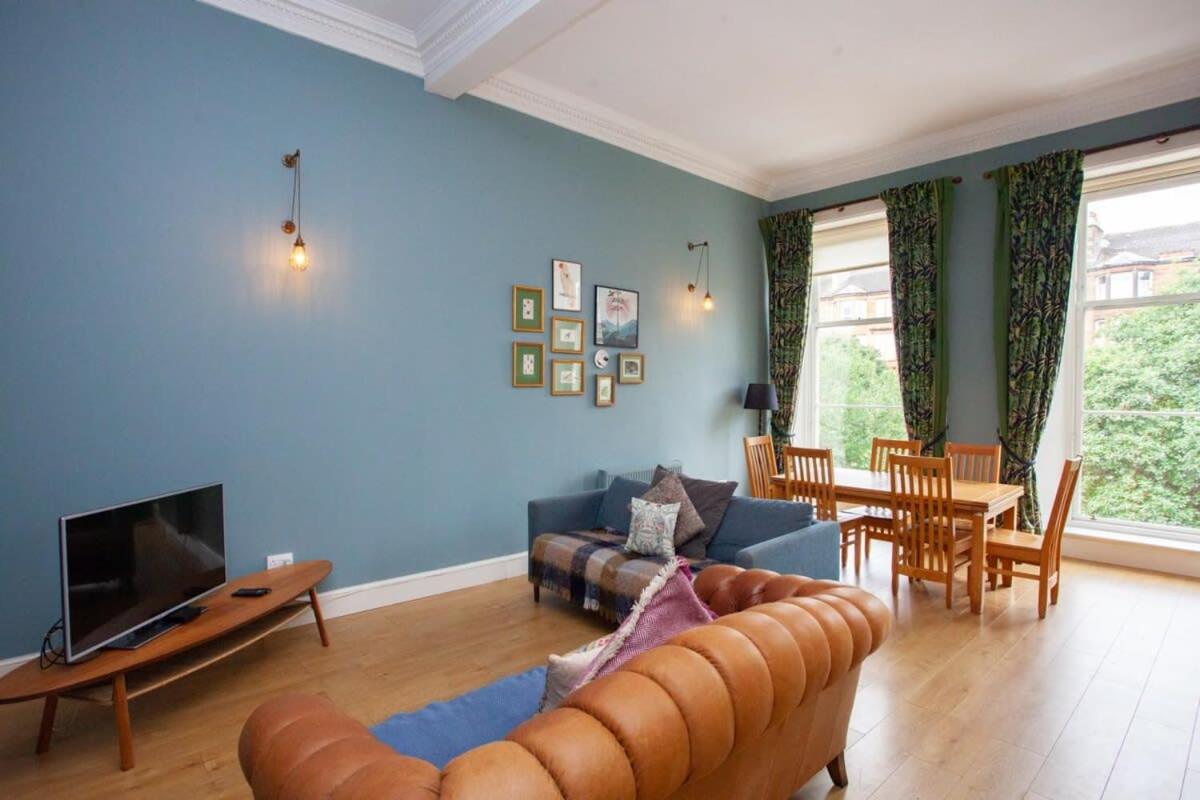 B&B Glasgow - Bright Spacious 3 Bed Flat - Bed and Breakfast Glasgow