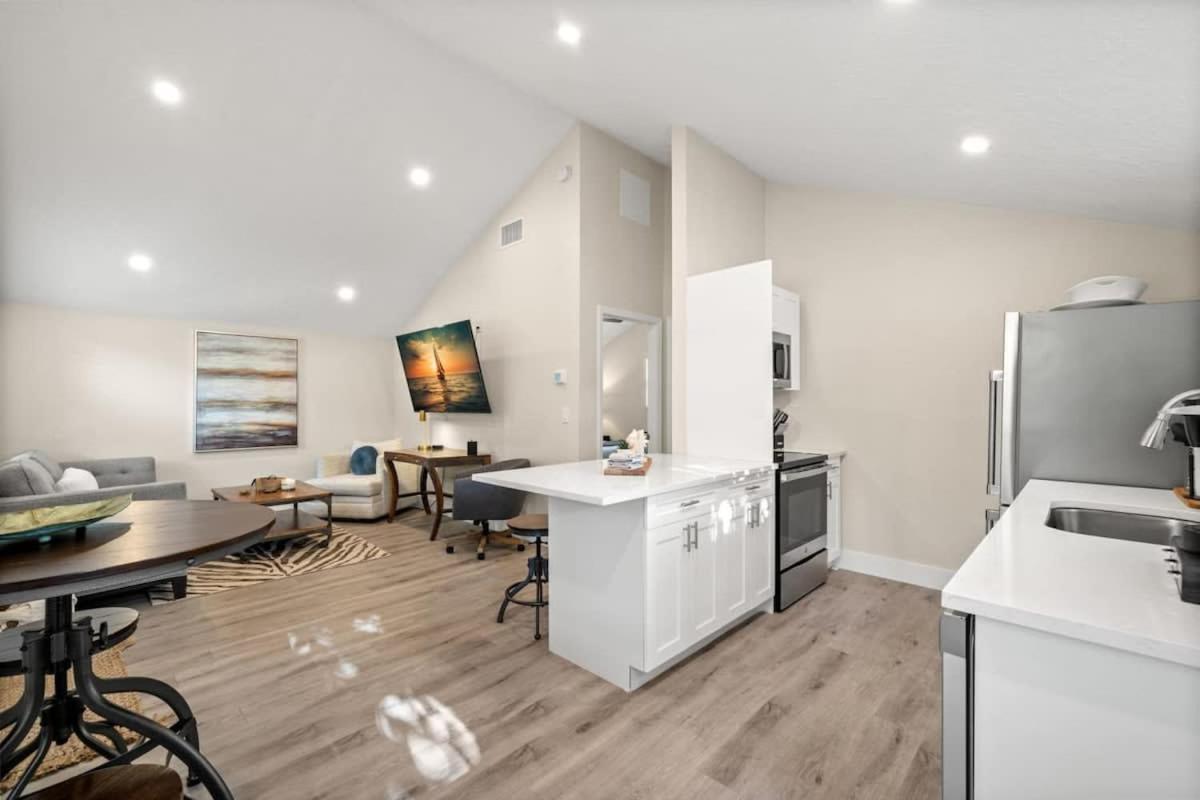 NEW! SoHo Suite, Steps to S Howard Ave - B&B