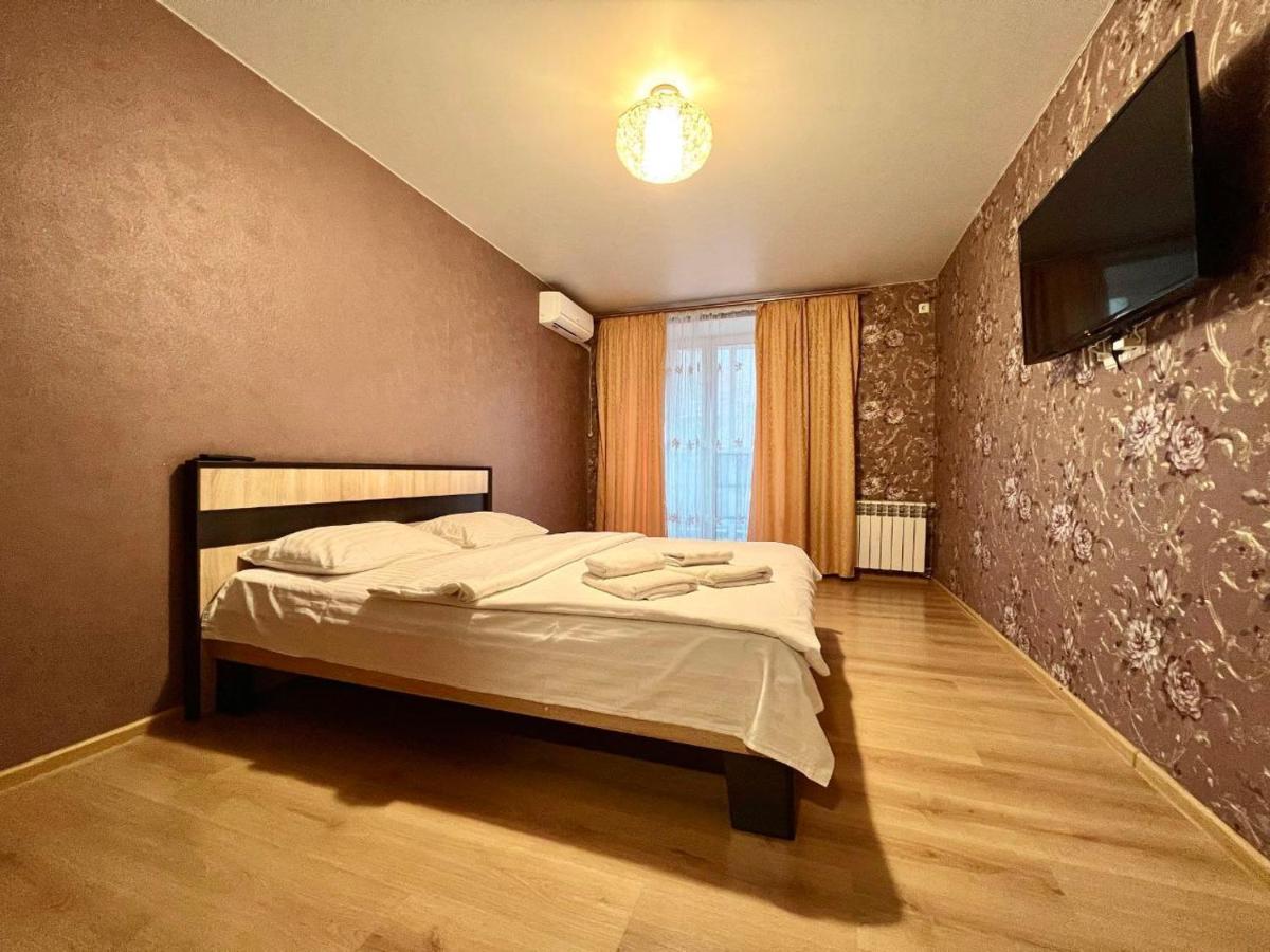 B&B Poltava - ApartPoltava Затишна квартира в новобудові, панорамний балкон, банківський чек - Bed and Breakfast Poltava