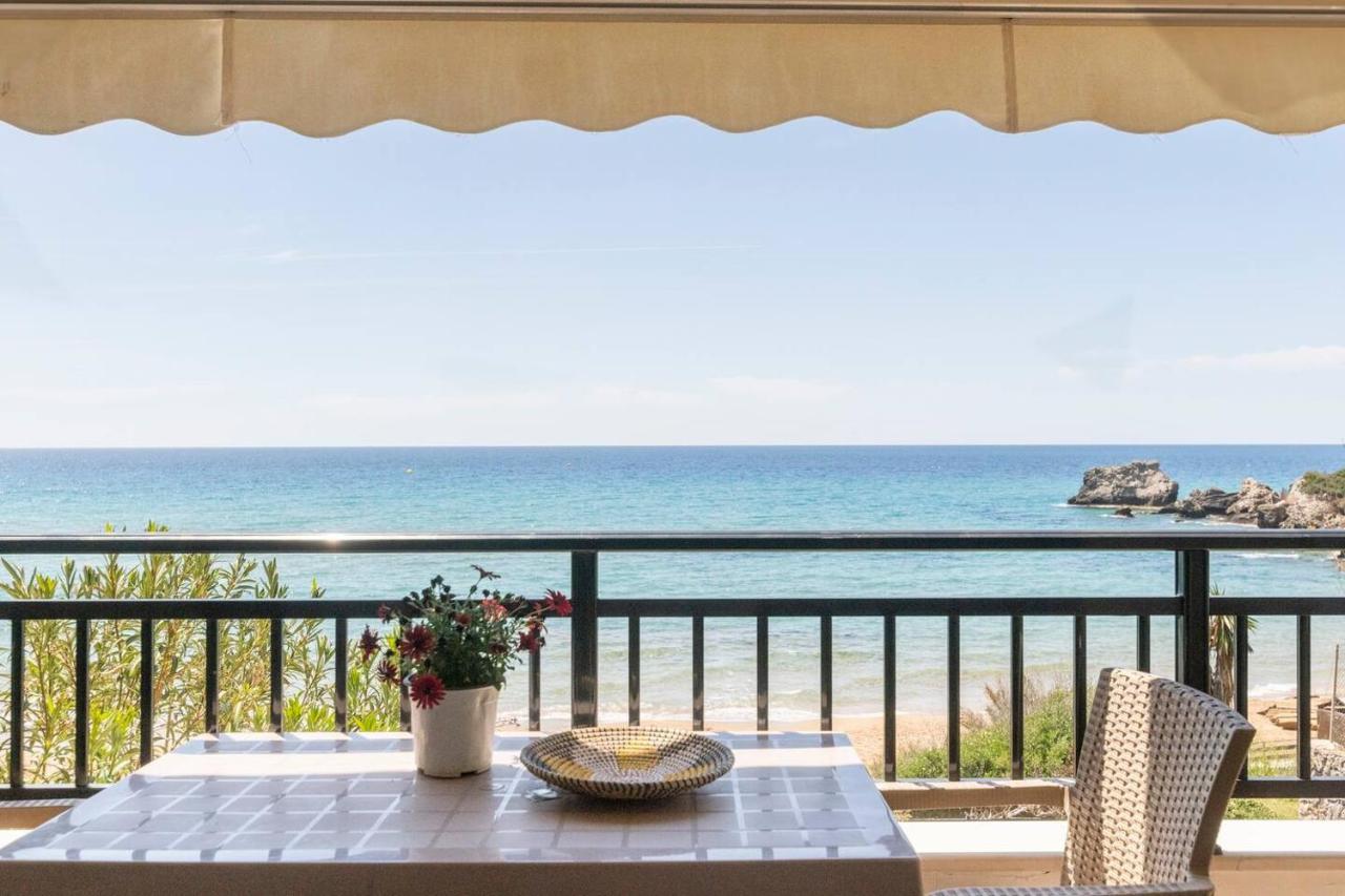 B&B Glyfáda - Beachfront balcony Marinas Home 2 New Era in Holidays - Bed and Breakfast Glyfáda