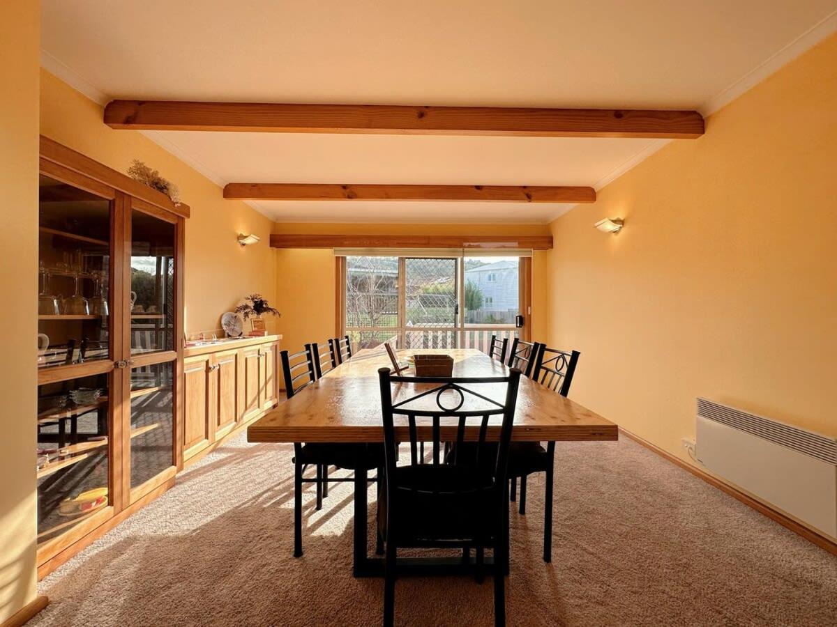 Tranquil Sunlit Retreat close to CBD and Airport - Ferienwohnung