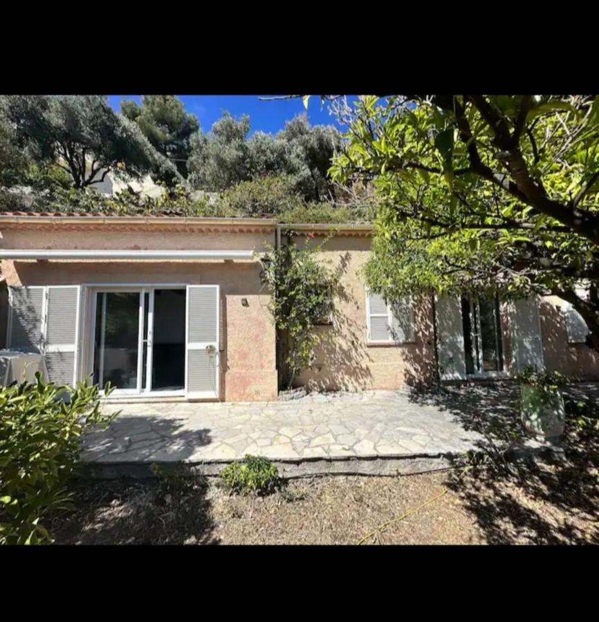 10 min de Monaco petite maison avec jardin vue mer et rocher de Monaco - B&B