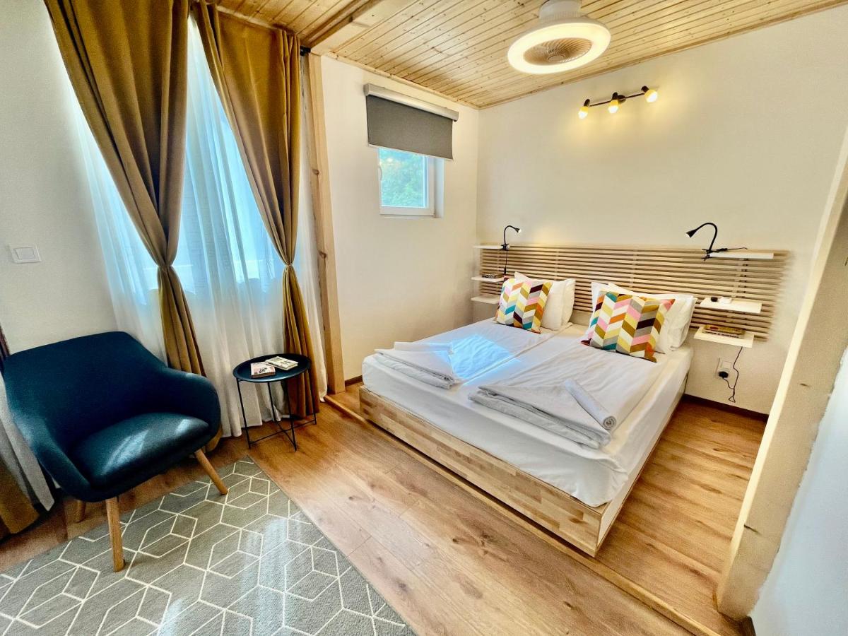 Doppelzimmer mit Balkon