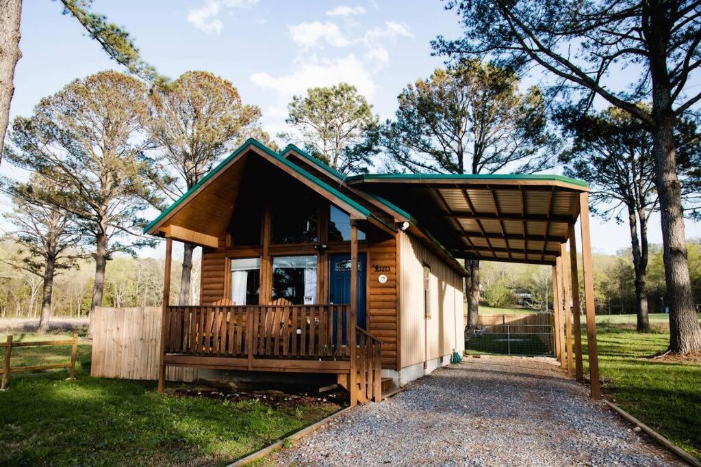 Lucky Lodge ViP Cabin Lake Guntersville Pet Friendly Fully Fenced Boat Parking Private - B&B Guntersville